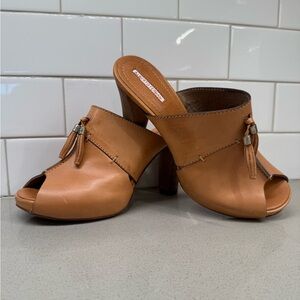 Alberto Fermani Tan Leather Peep-Toe Tassel Mules